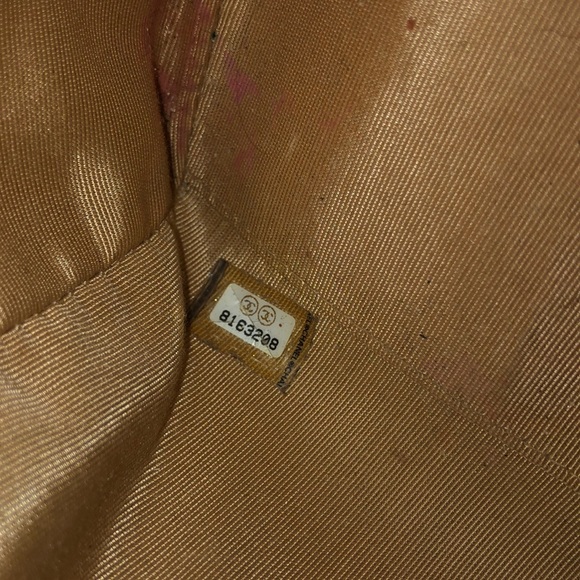 Authentic CHANEL Quilted Camel Bag with CC Logo - Picture 7 of 8